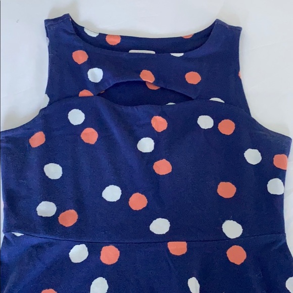 Adorable keyhole dress - Picture 2 of 4